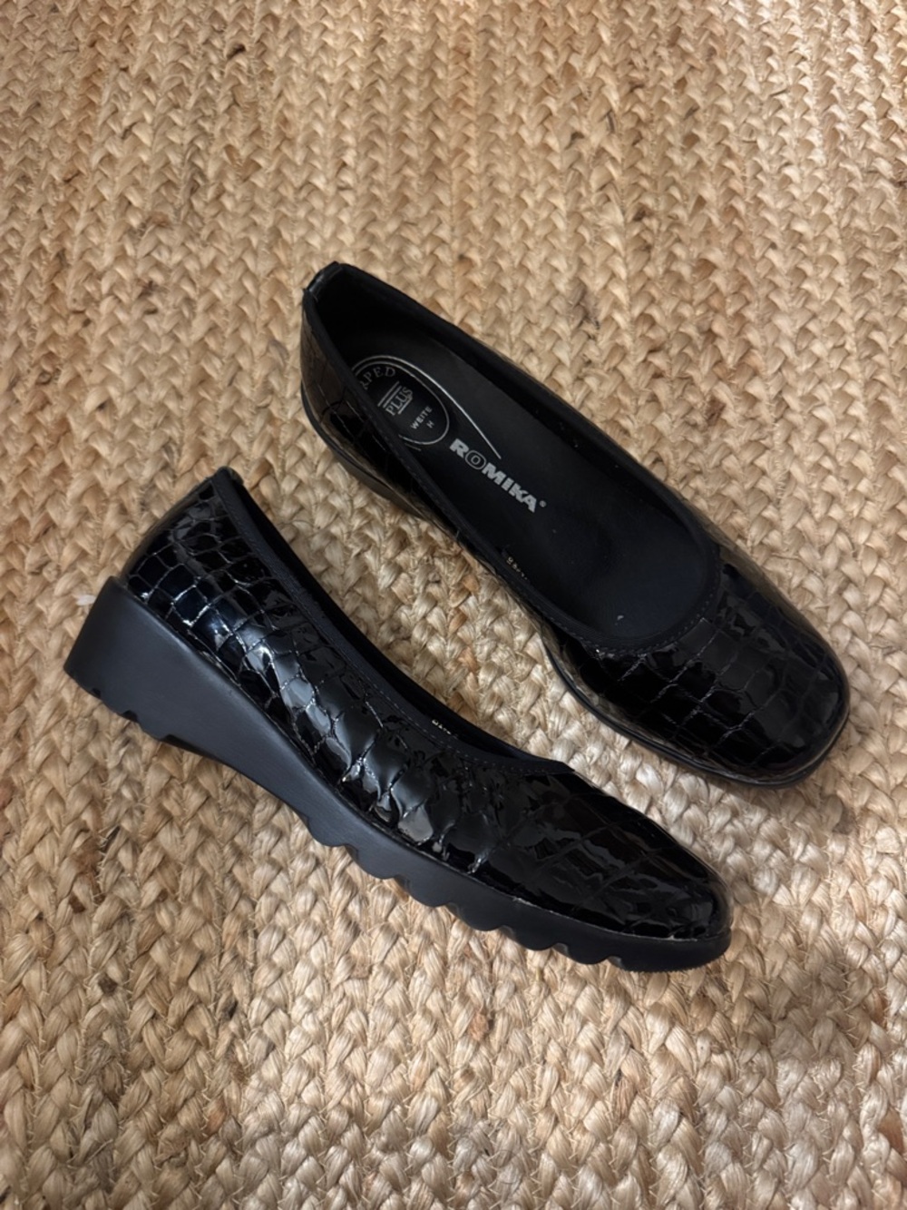 Romika 40 Wide Black Patent Croc Wedge Slip on Shoes Airped